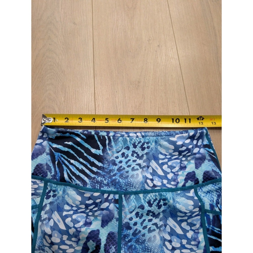 Constantly Varied Gear Leggings Extra Small Exotic Blue Animal Capri Squats CVG - Picture 3 of 5